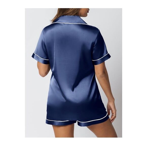 Matching silk satin pajama set - Picture 4 of 6